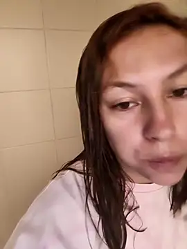 AlanaDesire online show from November 4, 2025, 3:11 pm