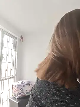 AlanaDesire online show from November 5, 2025, 4:07 pm