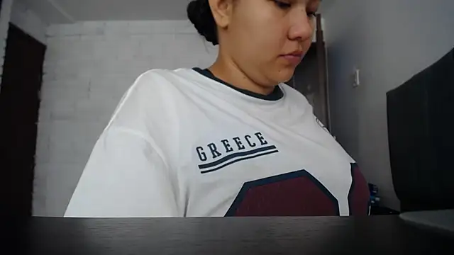 Naia Stant online show from October 3, 2025, 4:04 pm