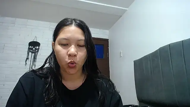 Naia Stant online show from October 9, 2025, 10:19 pm