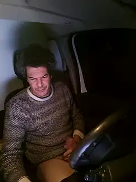 twitshe online show from April 16, 2026, 9:39 pm