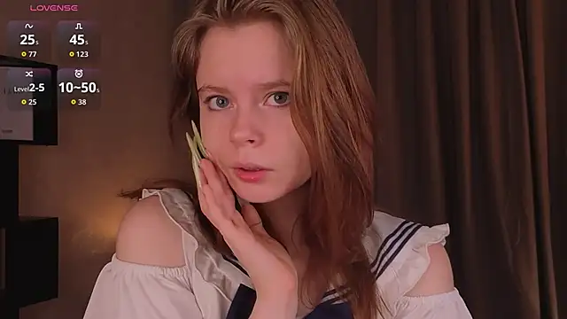 JulietteRain online show from September 28, 2025, 5:29 pm