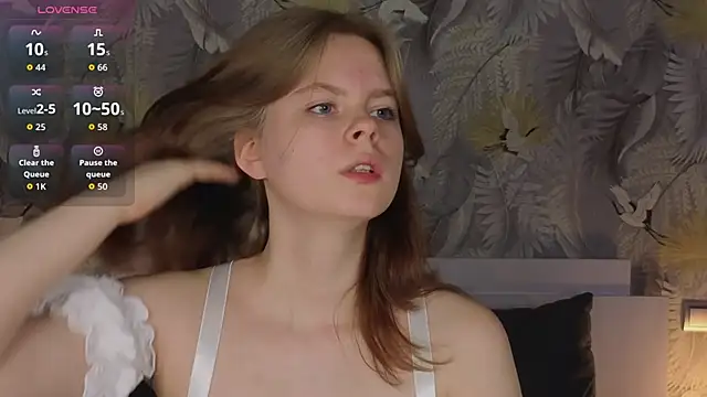 JulietteRain online show from October 23, 2025, 4:06 pm