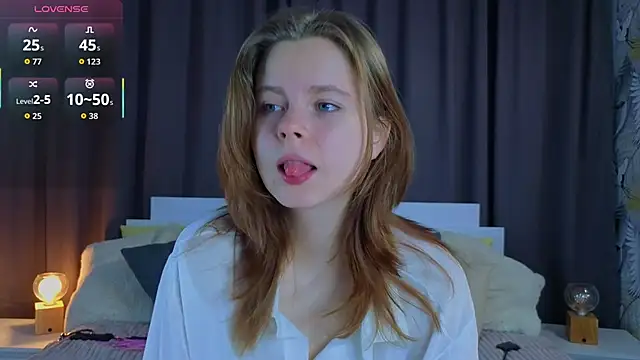 JulietteRain online show from November 2, 2025, 4:31 pm