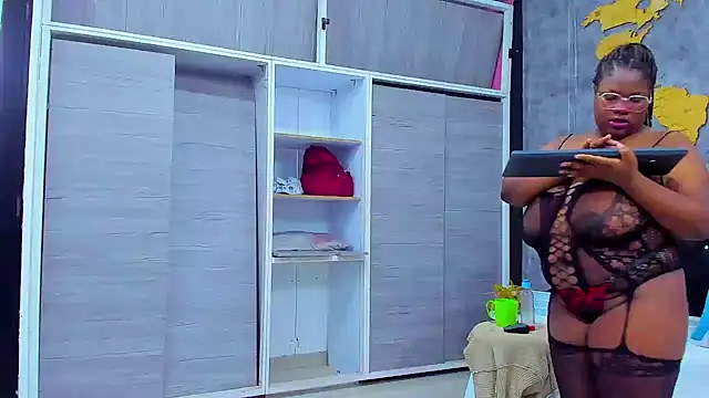 Maiam  Rossi online show from October 3, 2025, 12:46 pm