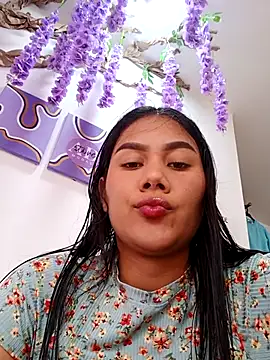 burbuja02 online show from October 3, 2025, 2:14 pm