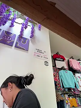 burbuja02 online show from April 9, 2026, 2:55 pm