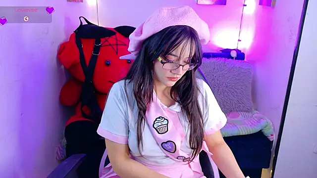 MiaVelvetDoll online show from October 2, 2025, 2:02 pm