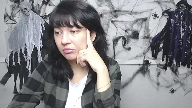 SelenaFly online show from October 27, 2025, 6:06 am