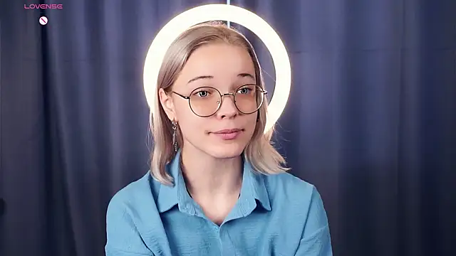 EdaKirkIin online show from October 15, 2025, 6:24 am