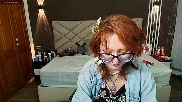AbbyDoll OwO online show from September 19, 2025, 9:37 pm