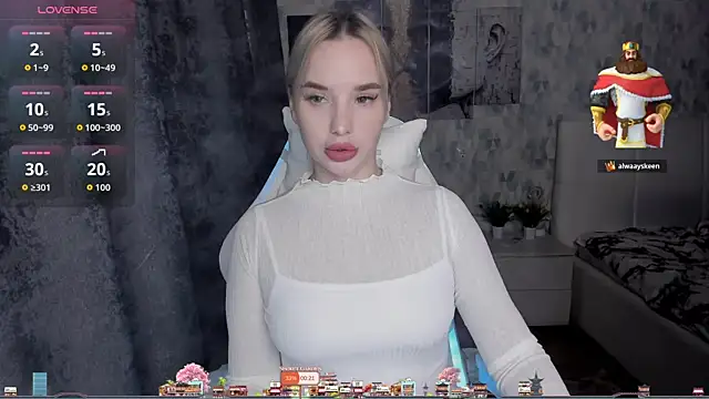 KiraKrox online show from October 24, 2025, 7:32 pm