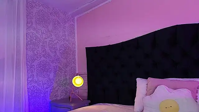 Hada Blue online show from April 15, 2026, 7:58 pm