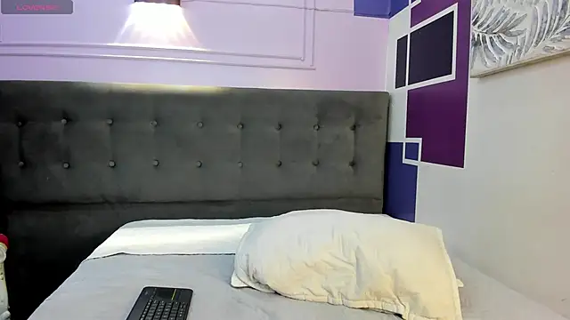 tiiny emilly online show from October 10, 2025, 8:19 pm