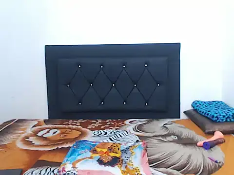 natashat lorent online show from November 24, 2025, 3:34 pm