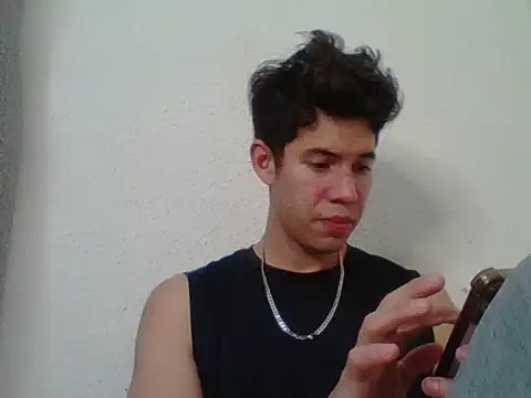 Maxtaylor18 online show from October 17, 2025, 2:04 am