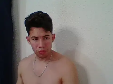 Maxtaylor18 online show from October 28, 2025, 5:33 am