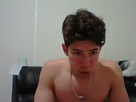 Maxtaylor18 online show from November 13, 2025, 4:55 am