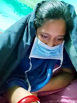 pujaroy363534 online show from January 6, 2026, 4:11 pm