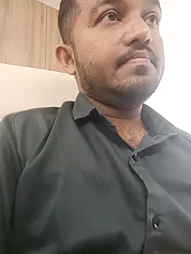 Snapshot of VJ17 chatting on October 3, 2025, 6:10 am VJ17 online show from October 3, 2025, 6:10 am