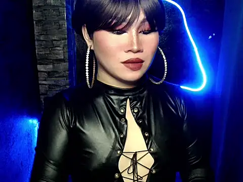 pretty lassy online show from October 18, 2025, 7:53 am