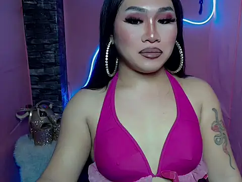 Snapshot of pretty_lassy chatting on November 18, 2025, 4:22 pm pretty lassy online show from November 18, 2025, 4:22 pm