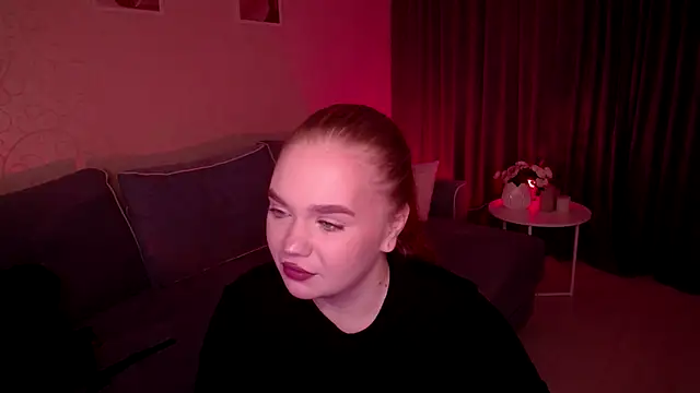 EmiRise online show from September 26, 2025, 5:17 pm
