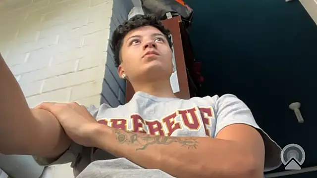 Snapshot of feeelipe2007 chatting on February 16, 2026, 10:17 pm feeelipe2007 online show from February 16, 2026, 10:17 pm