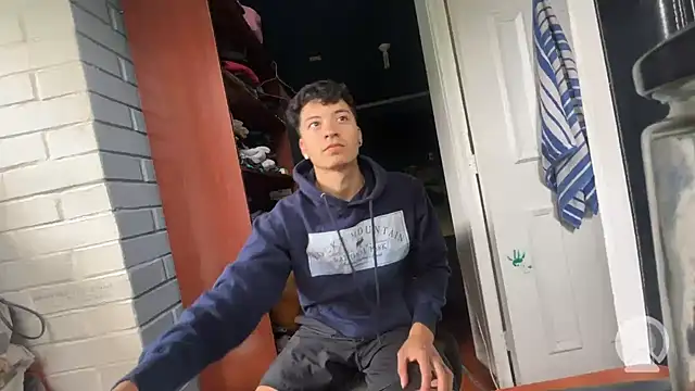 Snapshot of feeelipe2007 chatting on March 20, 2026, 4:12 pm feeelipe2007 online show from March 20, 2026, 4:12 pm