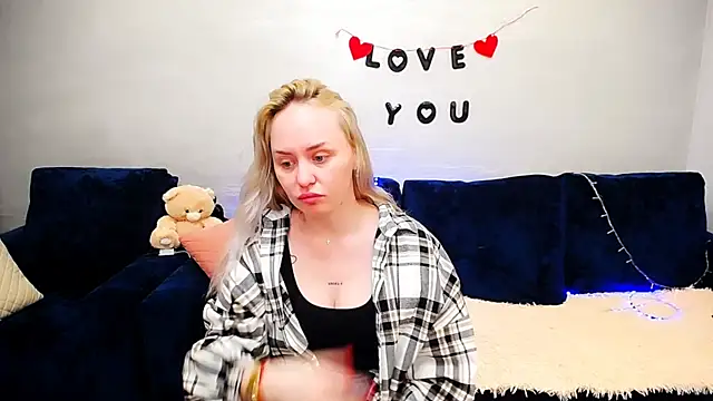 Snapshot of LiluMoon__ chatting on March 29, 2026, 3:34 pm LiluMoon online show from March 29, 2026, 3:34 pm