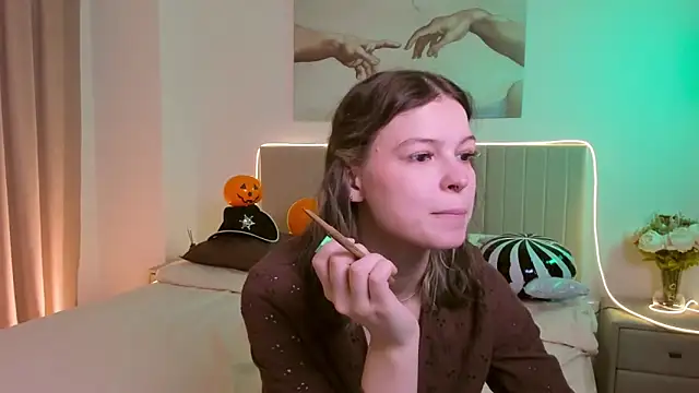 Lisa Blossom online show from October 27, 2025, 6:06 am