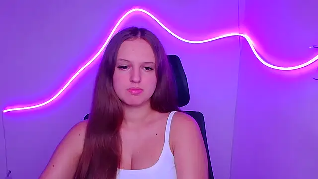 Aurora White online show from September 18, 2025, 11:23 am