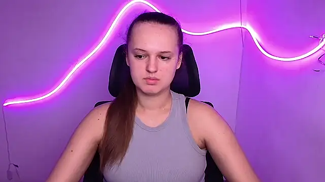 Aurora White online show from October 7, 2025, 7:16 am