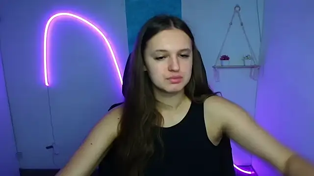 Aurora White online show from October 25, 2025, 5:26 am