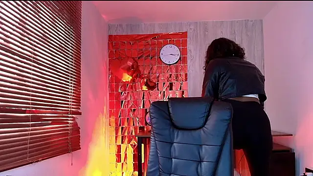 ArianaBeake online show from February 16, 2026, 8:16 pm