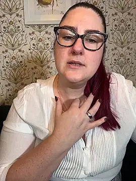 Lacey-BBW online show from November 11, 2025, 9:48 pm