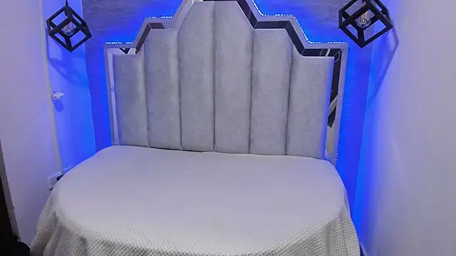  Emily rosee  online show from September 11, 2025, 11:21 am