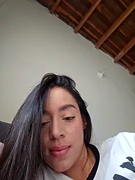 AriadnaTaylor online show from November 18, 2025, 6:34 pm