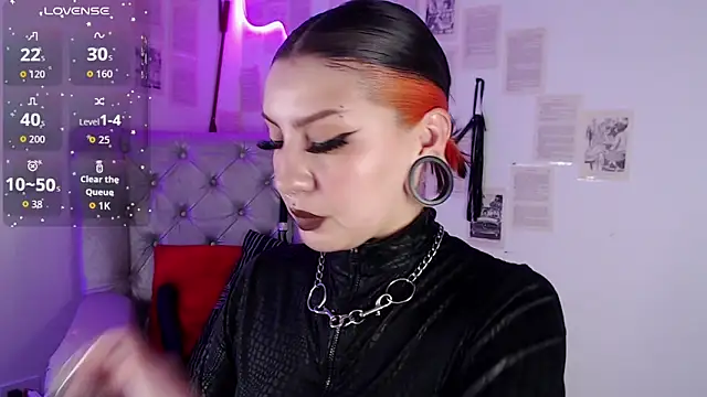 FabulousVenus online show from April 22, 2026, 3:13 pm