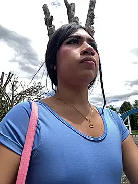 LiaSaenz27 online show from September 12, 2025, 3:56 pm