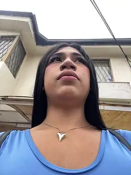 LiaSaenz27 online show from November 6, 2025, 3:57 pm