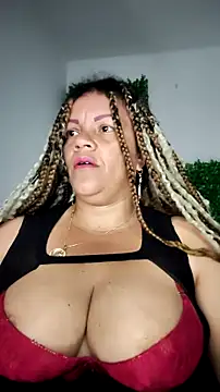 Snapshot of Eva_Luxei chatting on February 10, 2026, 12:31 pm Eva Luxei online show from February 10, 2026, 12:31 pm