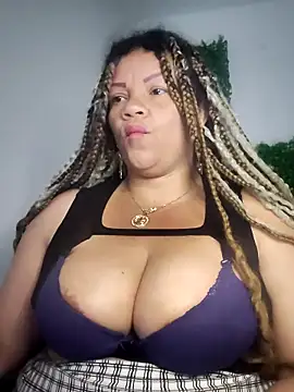 Snapshot of Eva_Luxei chatting on February 25, 2026, 6:56 am Eva Luxei online show from February 25, 2026, 6:56 am