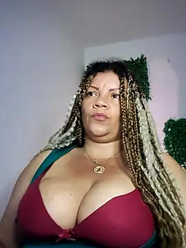 Snapshot of Eva_Luxei chatting on February 28, 2026, 3:07 am Eva Luxei online show from February 28, 2026, 3:07 am