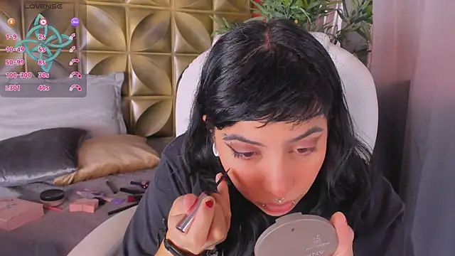 emily-santoss online show from October 22, 2025, 12:27 pm