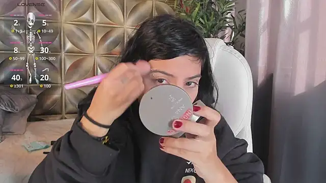 emily-santoss online show from October 26, 2025, 1:17 pm