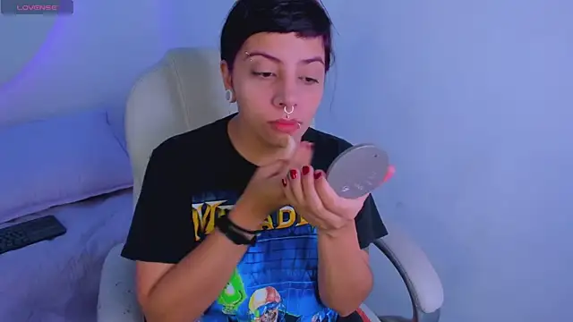 emily-santoss online show from November 13, 2025, 11:31 am