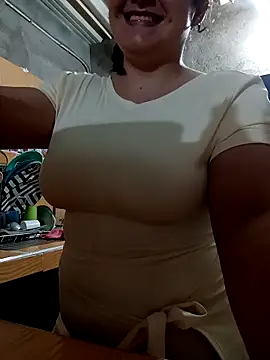 Snapshot of Dani_34velan chatting on April 16, 2026, 3:07 am Dani 34velan online show from April 16, 2026, 3:07 am