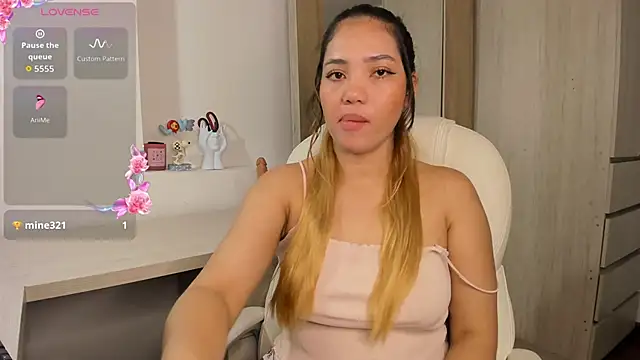 Snapshot of kata22sofia chatting on December 3, 2025, 1:53 pm kata22sofia online show from December 3, 2025, 1:53 pm