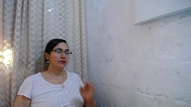 gabbyparker  online show from September 25, 2025, 2:21 pm